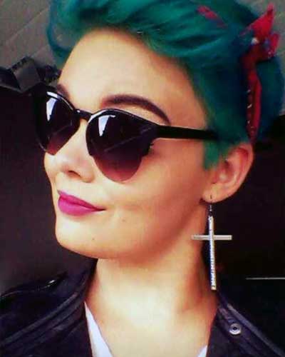 Haare dunkel türkis färben